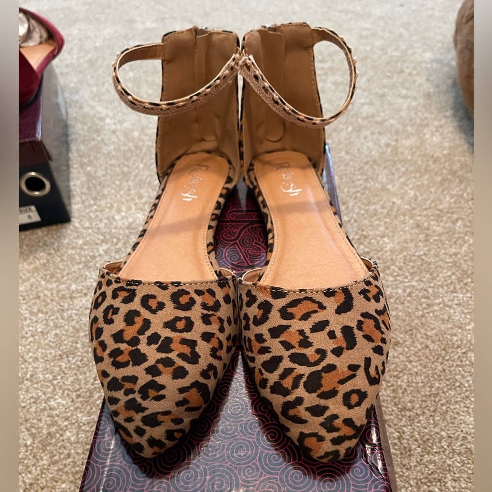 Leopard flats
